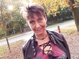 Hssliche deutsche Hausfrau abschleppen - german ugly housewife mom public pick up Street Casting