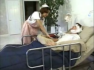 Nurses help their patient mff