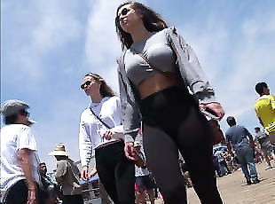 candid leggings pussy view