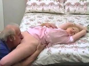 ayah, tua, blowjob-seks-dengan-mengisap-penis, remaja, gambarvideo-porno-secara-eksplisit-dan-intens, muda-diatas-18, lebih-tua, kakek, tua-dan-muda