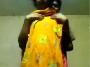 BANGLADESHI - PRETHA showing boobs from KolKata