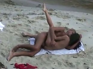 секс-на-публике, на-пляже