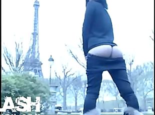 Nude In Public at Eiffel Tower Amateur Teen Outdoor in Paris on Webcam