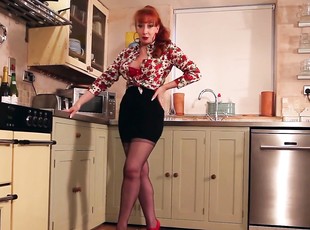 Redhead mature Red XXX is easily distracted