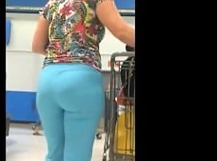 Jiggly pawg in blue spandex. I met her on dates25.com